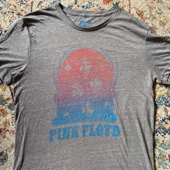 🤘 Classic Pink Floyd Rock n’ Roll Tour Graphic Tee 🤘 - Picture 2 of 5